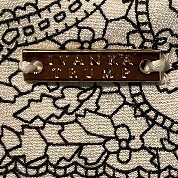 Ivanka Trump tank (M) - Picture 7 of 8